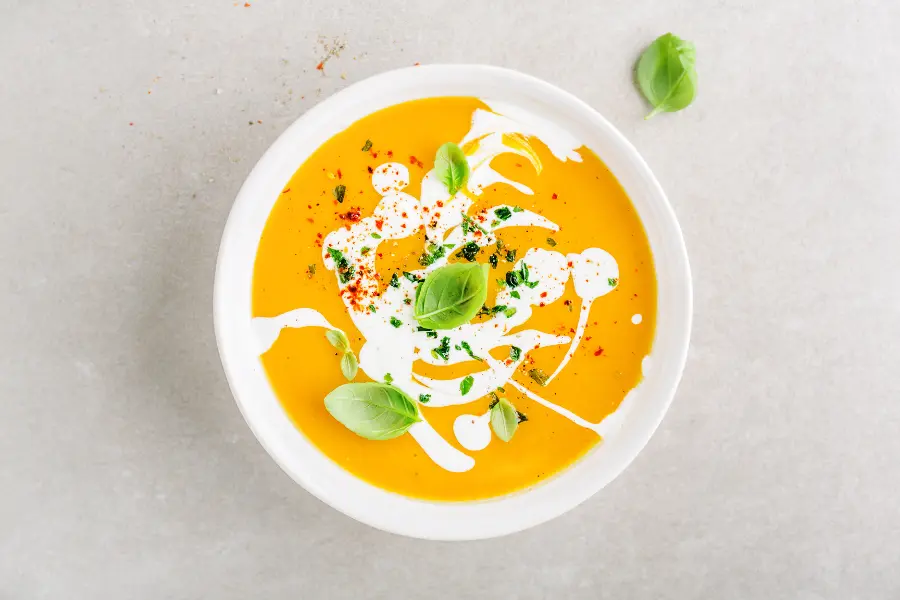 Sopa de Calabaza y Coco con Dátiles