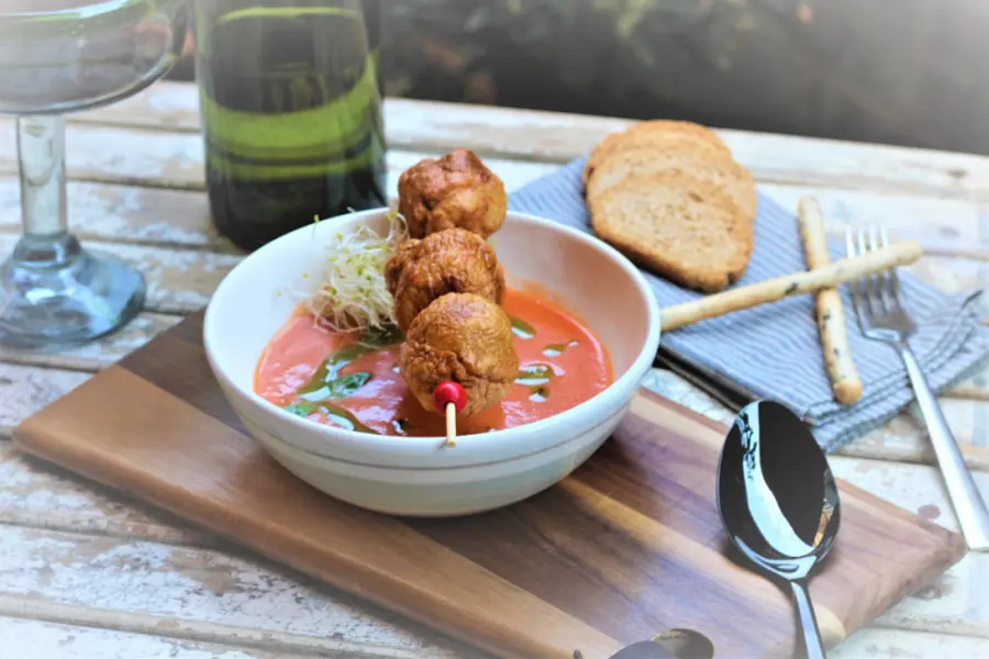 receta_Chill Gazpacho con trio de buñuelos