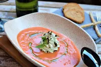 receta_Salmorejo con Espuma de HierbaBuena y Sal de Jamón